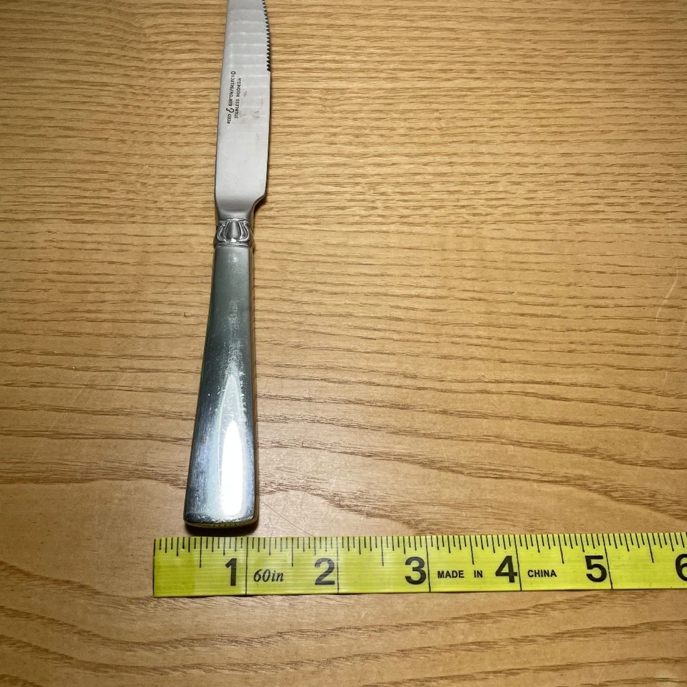 Reed & Barton Sanderling Pattern 4 Dinner Knives Stainless Flatware Indonesia